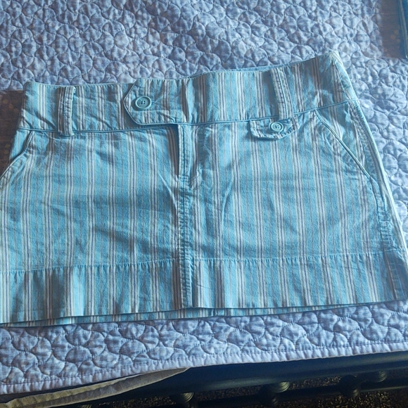 Skirts - Picture 2 of 5